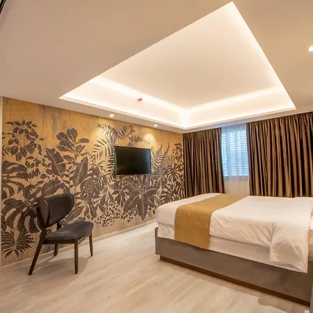 Hotel Almond Business