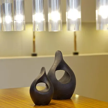 Almond Business 4* نيقوسيا