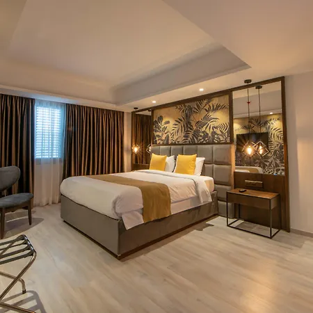 Hotel Almond Business