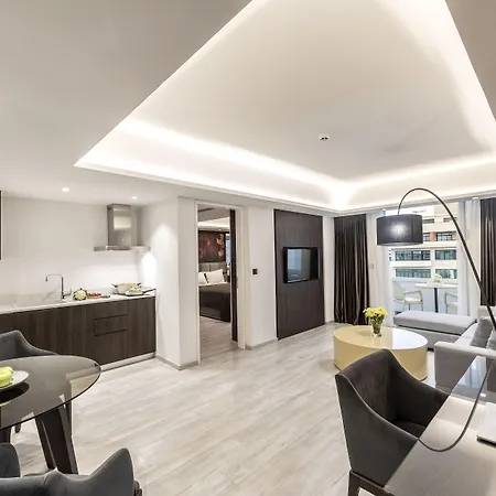 فندق Almond Business 4*