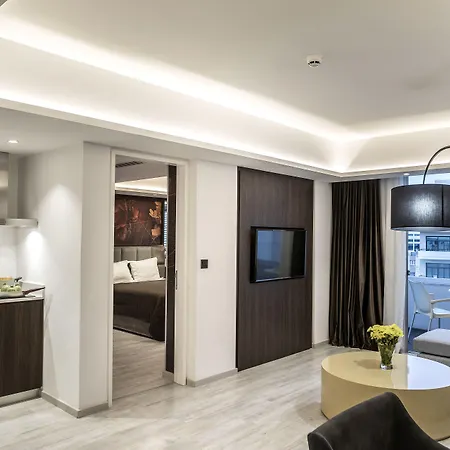 Almond Business نيقوسيا