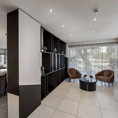 Hotel Almond Business 4*