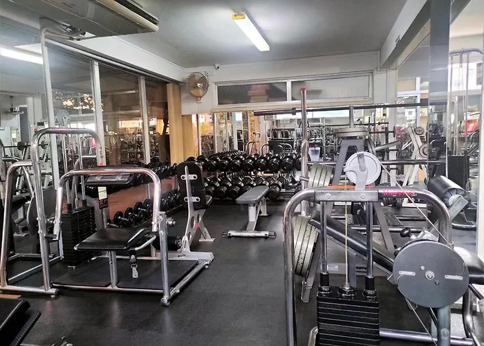 Otel Almond Business