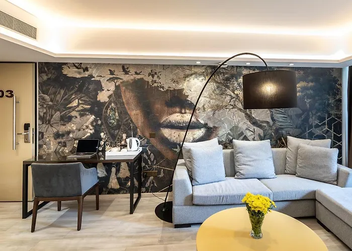 Almond Business Otel