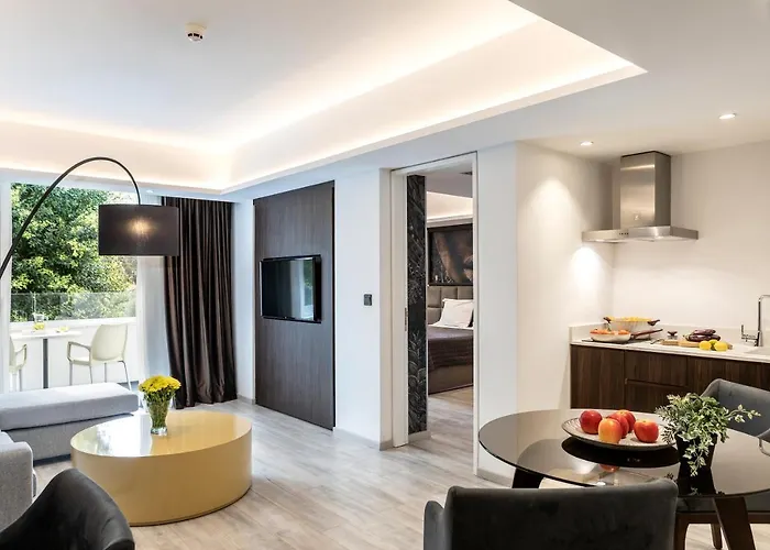 Almond Business Hotel 4*