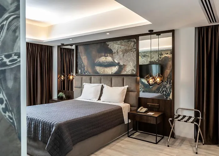 Hotel Almond Business