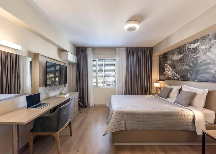 Almond Business Hotel