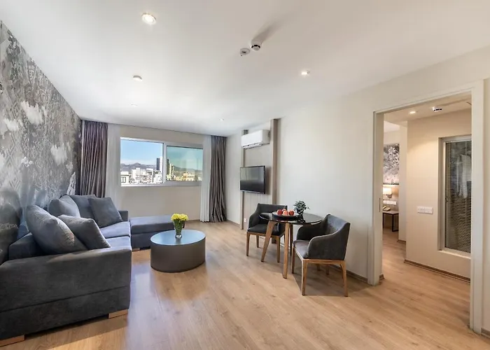 Hotel Almond Business