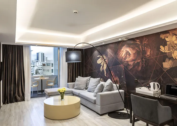 Hotel Almond Business