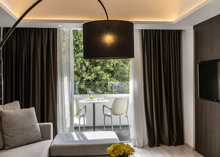 Almond Business Hotel 4*