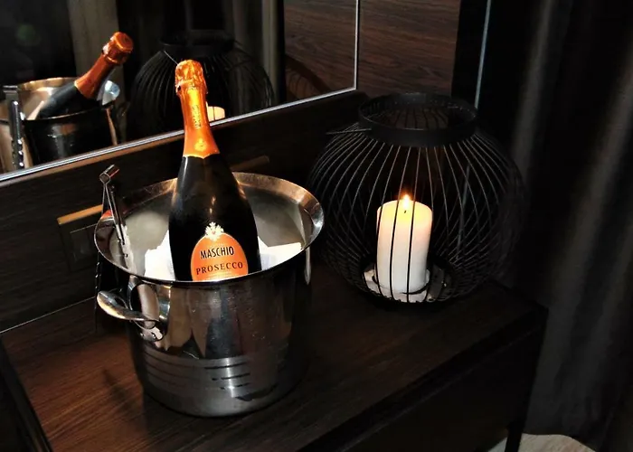 Hotel Almond Business 4*