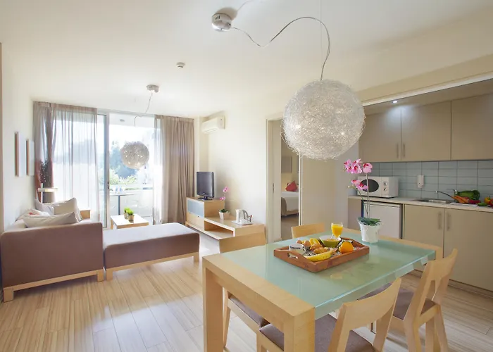 Almond Business Hotel